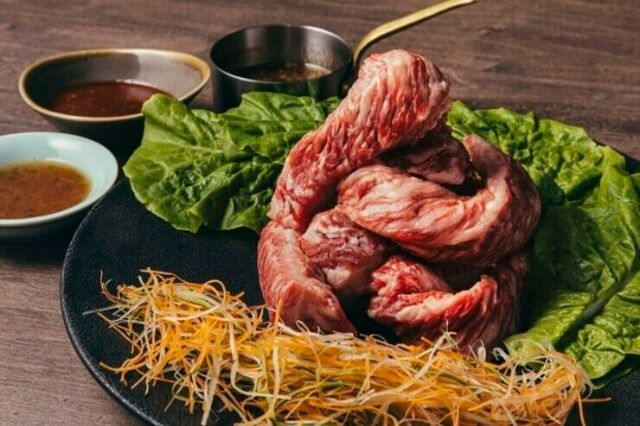 Premium grilled meat using only domestic A5 Wagyu beef